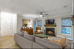 Wonderful Condo in Sought-after Glenridge Park