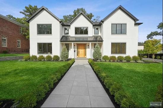 30 Priscilla Lane, Englewood Cliffs, NJ, 07632, USA