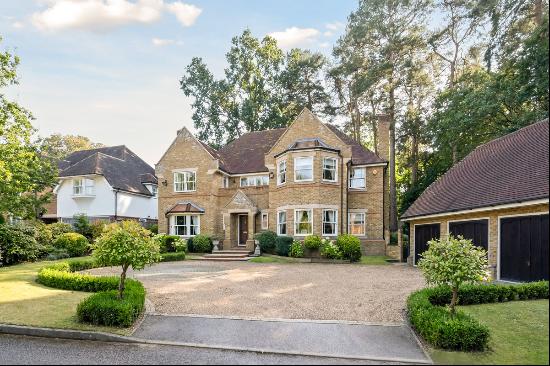 Sandringham Park, Surrey, KT11