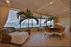 Spectacular apartment designed by Ana Maria Vieira Santos with ocean view