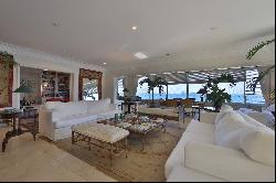 Spectacular apartment designed by Ana Maria Vieira Santos with ocean view