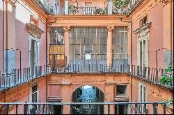 Ancient apartment in the heart of the historical center