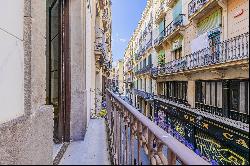 Beautiful refurbished apartment in the Gothic Quarter