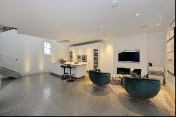 Spacious and contemporary mews luxury property in Marylebone