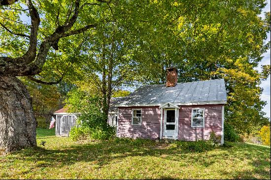 Antique Cape on 157 Acres in Topsham