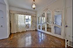 Apartment close to the subway station