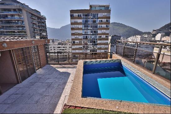 Triplex penthouse with ocean and Christ the Redeemer views between Joana Angélic