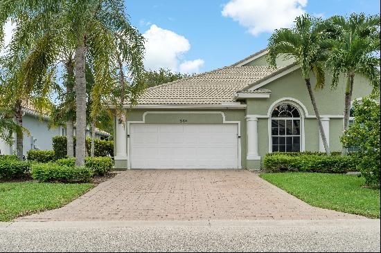 580 NW Red Pine Way, Jensen Beach, FL