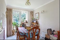 Cranham Road, Cheltenham, Gloucestershire, GL52 6BQ