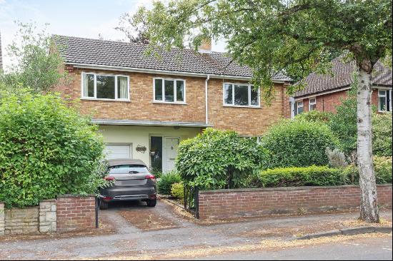 Cranham Road, Cheltenham, Gloucestershire, GL52 6BQ