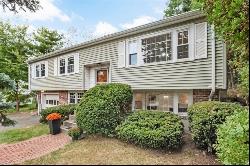 12 Wildwood Ln, Waltham MA 02451