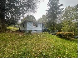 400 Oaklake Rd, Upper Burrell PA 15068