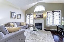 595 Warhol Way, Mississauga ON L5W1sqm