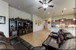 620 Colt Trl, Schertz TX 78154