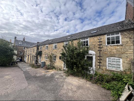 Hitchmans Mews,, West Street, Chipping Norton, Oxfordshire, OX7 5AA