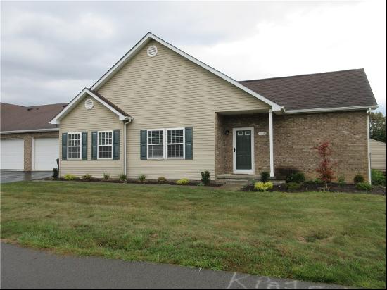 132 Clearwater Dr, Franklin Twp PA 16117