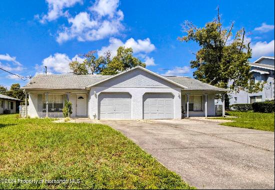 4369-4371 Azora Rd, Spring Hill FL 34608