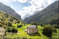 MAGNIFICENT FARMHOUSE TO RESTORE UNIQUE IN THE ASPE VALLEY BEARN