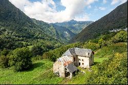 MAGNIFICENT FARMHOUSE TO RESTORE UNIQUE IN THE ASPE VALLEY BEARN