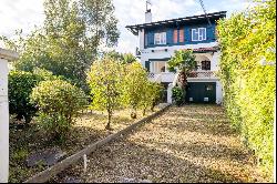 BAYONNE, 110 SQ.M HOME BUILT IN THE 1930S TO RENOVATE