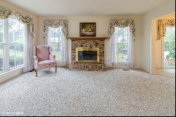 708 Clover Hill Court, Elk Grove Village IL 60007