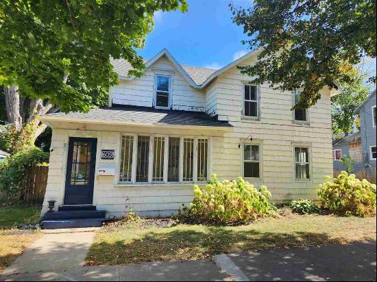 609 Elizabeth Street, Petoskey MI 49770