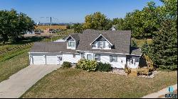 509 N 3rd St, Beresford SD 57004