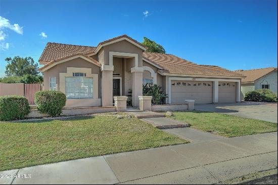 7639 W Mauna Loa Lane, Peoria AZ 85381