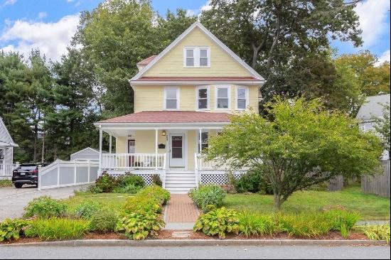 584 Hunnewell St, Needham MA 02494