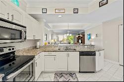 992 Woodshire LN #D205, Naples FL 34105