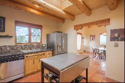 1412 Sharp St, Taos NM 87571