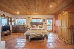 1412 Sharp St, Taos NM 87571