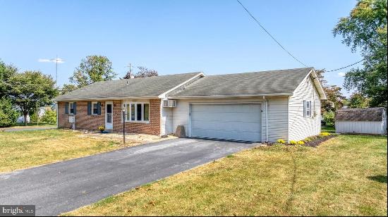 23 Quarry Road, Leola PA 17540