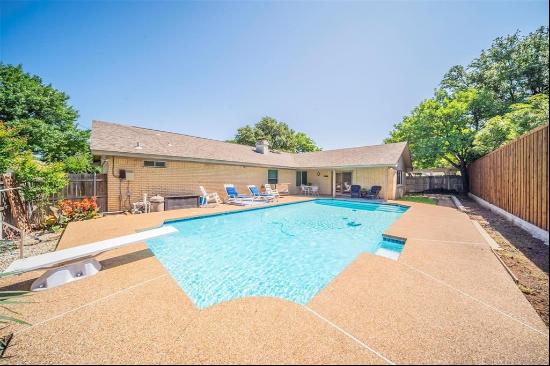 1804 Lincolnshire Drive, Bedford TX 76021