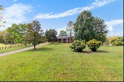 2566 Port Royal Rd, Adams TN 37010