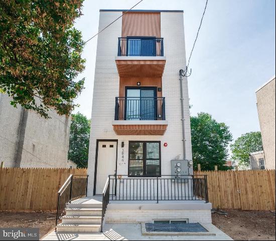 3844 Fairmount Avenue Unit 2, Philadelphia PA 19104