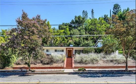 4100 Hayvenhurst Avenue, Encino CA 91436