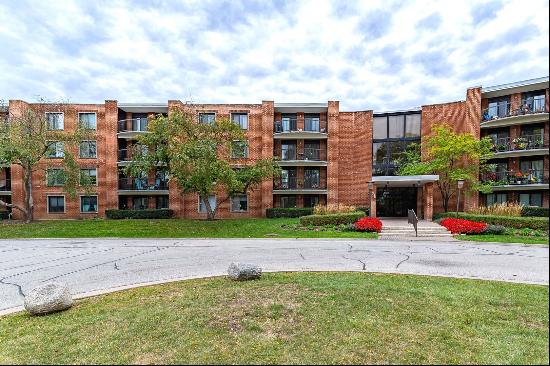 1415 Central Road E #202A, Arlington Heights IL 60005