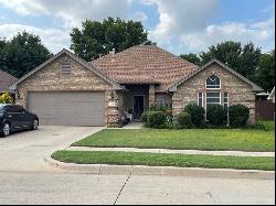 1116 Roundrock Drive, Saginaw TX 76179