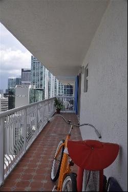 1200 Brickell Bay Dr Unit 2723, Miami FL 33131