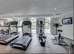 3131 NE 188th St Unit 1-910, Aventura FL 33180