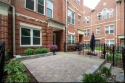 5220 S BERKELEY Avenue #E, Chicago IL 60615