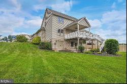 515 Hamlet Drive W, Spring Grove PA 17362