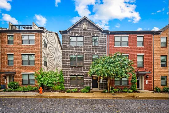 Townhouse at Roland Heights Neighborhood