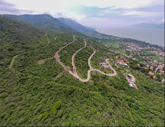 Land for sale in Chante Chapala, gated community.