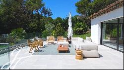 Spacious 5-bedroom house for rent in Mougins - Private and secured estate