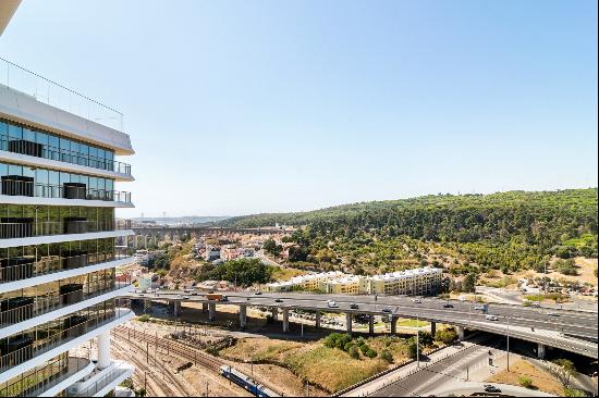 Magnificent, 4-bedroom Apartment, Infinity Tower, Lisbon