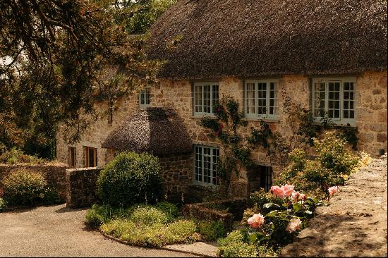 An outstanding mini-estate on the edge of Dartmoor National Park