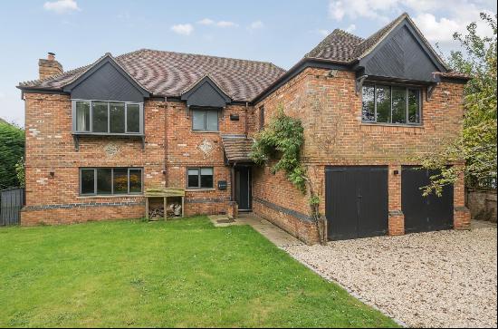 A family home in the heart of Nettlebed.