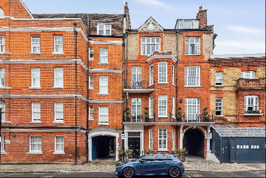 3 bedroom maisonette for sale in Flood Street, SW3